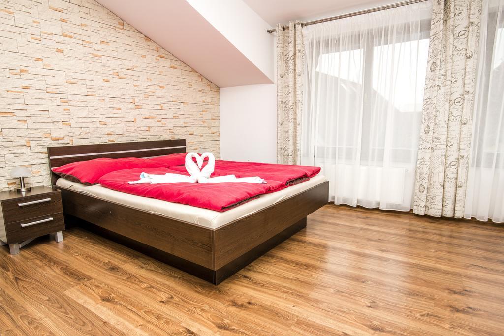 Apartment Downtown Жилина Екстериор снимка